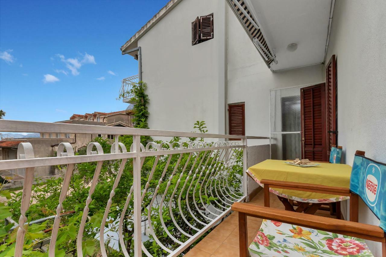 Tihana Apartament *